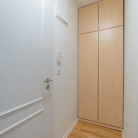 Апартаменты Chic Navy With Balcony & Church View By Rentez